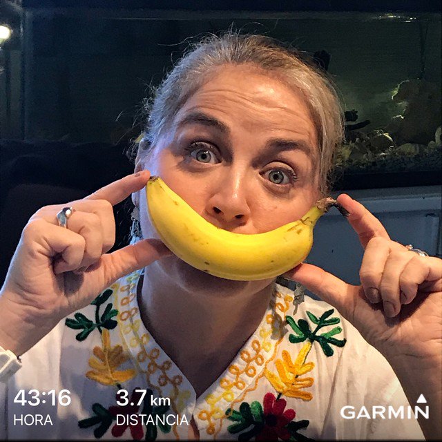 emmalamagister's tweet photo. El humor es crucial en cualquier plan para lograr objetivos;
Te brinda un colchón para rebotar y continuar.
#Enfafitrd #enfafit #ArmadaEnfafit #10kArmada
#beatyesterday #garmin https://t.co/wbjdvuwpCt