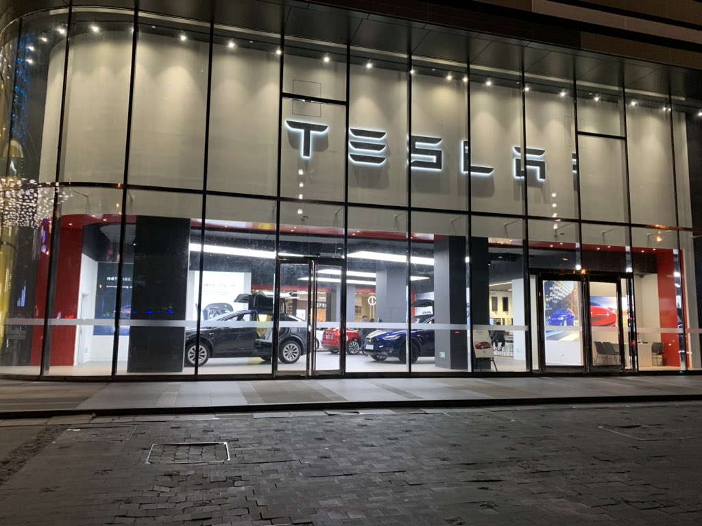 sugumarom's tweet photo. @elonmusk finally i saw and touched my favourite #tesla it was like a dream ...pls give this to india for middle class markets so that i can own it..but still it was dream..cant believe that i saw it 😀😇🤩🤩exciting moments for me https://t.co/sLl3ahakSv