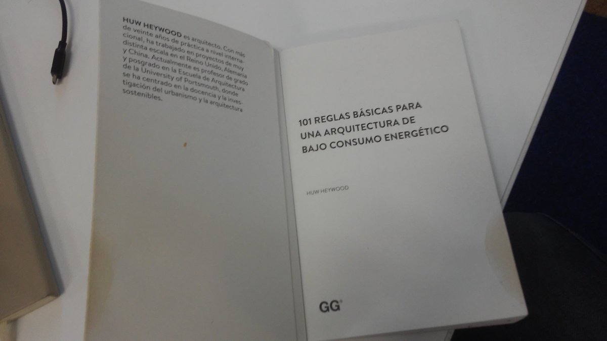 Itoemmx's tweet photo. RECOMENDACIÓN 2019:

Continuemos este inicio de año inspirándonos a crear fantásticos proyectos:

H. Heywood, 101 Rules of Thumb for Low Energy Architecture

#architecture #sustainable #design https://t.co/yJIsg2XffA