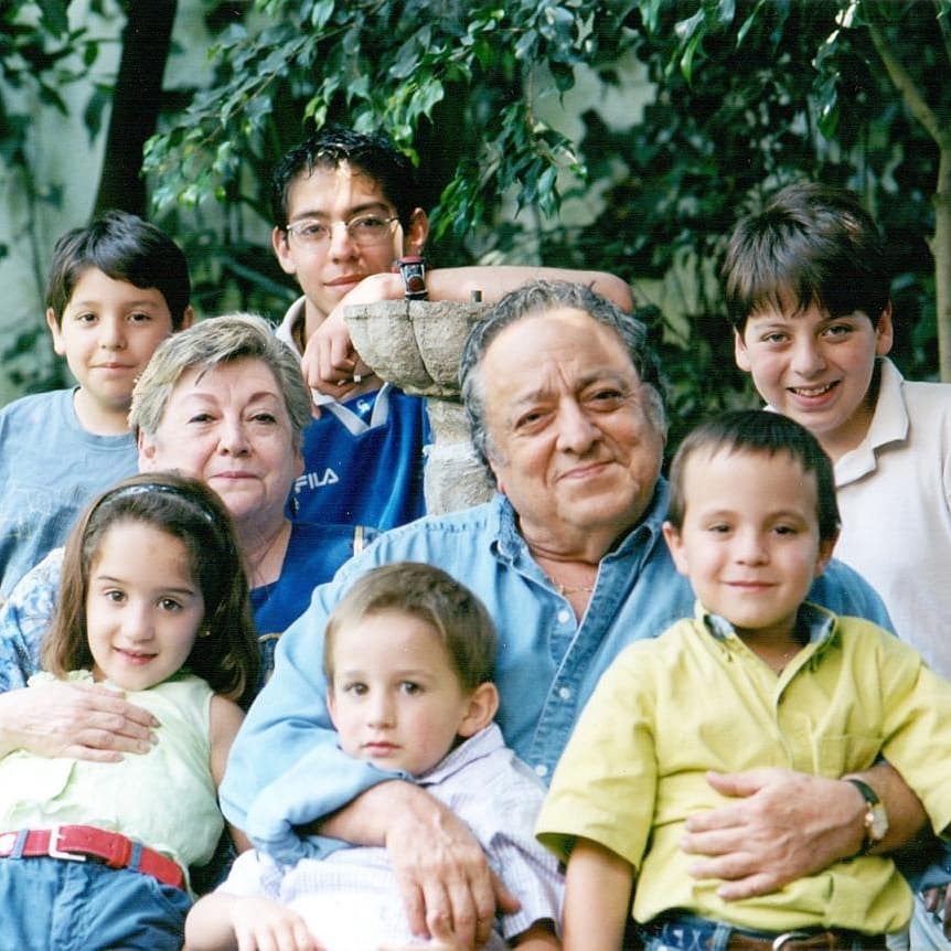 wbcmoro's tweet photo. Hoy, a 5 años de la partida de mi papá, Don José, comparto esta serie de imágenes, para recordarlo, honrarlo y enviarle una sonrisa  al cielo ! https://t.co/kkCFAoAFs5