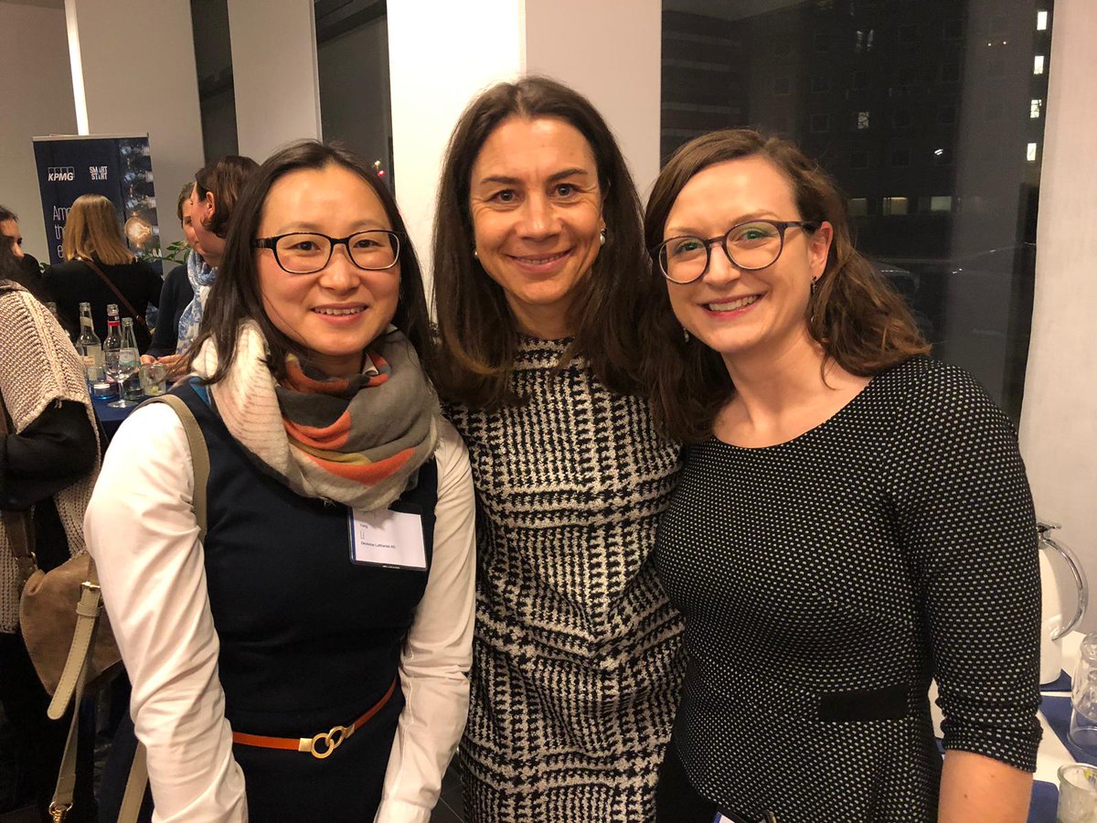 gd_women's tweet photo. Vielen Dank an unsere Kooperationspartner @KPMG_DE für das tolle #GlobalAfterwork! So viele spannende insights und Erfahrungsberichte von Stefanie Hagemüller, Irene Trott und @JBewerunge! Danke auch an die unglaubliche #GDWinHH community 😁🥂🤗 https://t.co/qHMI3qbjbA