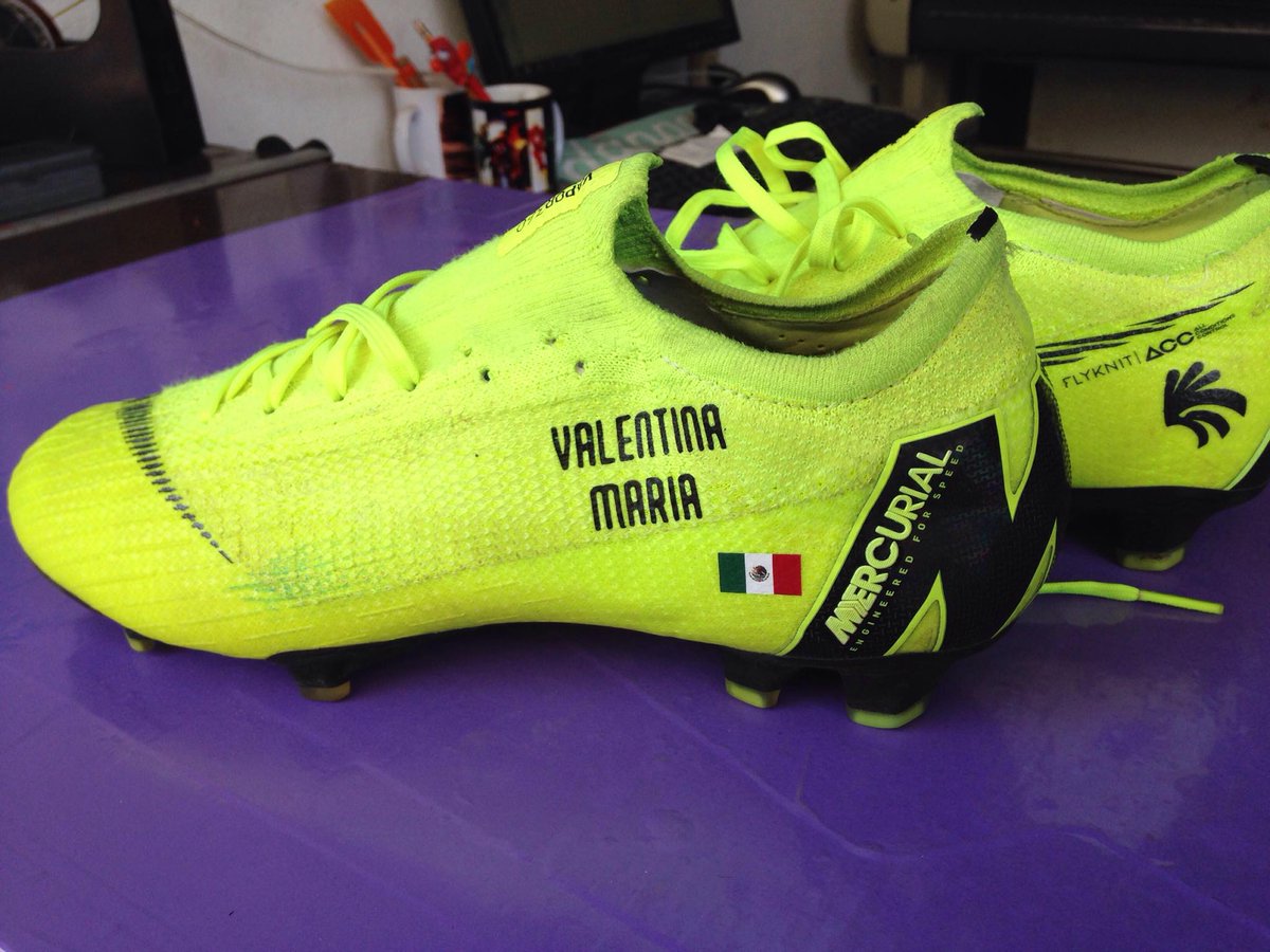 Mono_Jerseys's tweet photo. Terminados
Personalización de los Nike Mercurial Vapor 360 de @erbintrejo
Listos para usarlos hoy vs @Dorados en @CopaMx #ET26
#GallosBlancos #queretaro #CopaMX #QROvsDOR https://t.co/YPg3SsCW8c