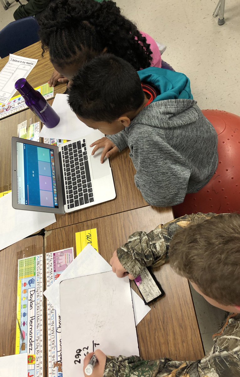 AmyBUMueller's tweet photo. Formative Assessment is more fun when you are working with a team. #quizizz #austinmisd #subtractingwithregroupingishard https://t.co/dvVkf7ul5O