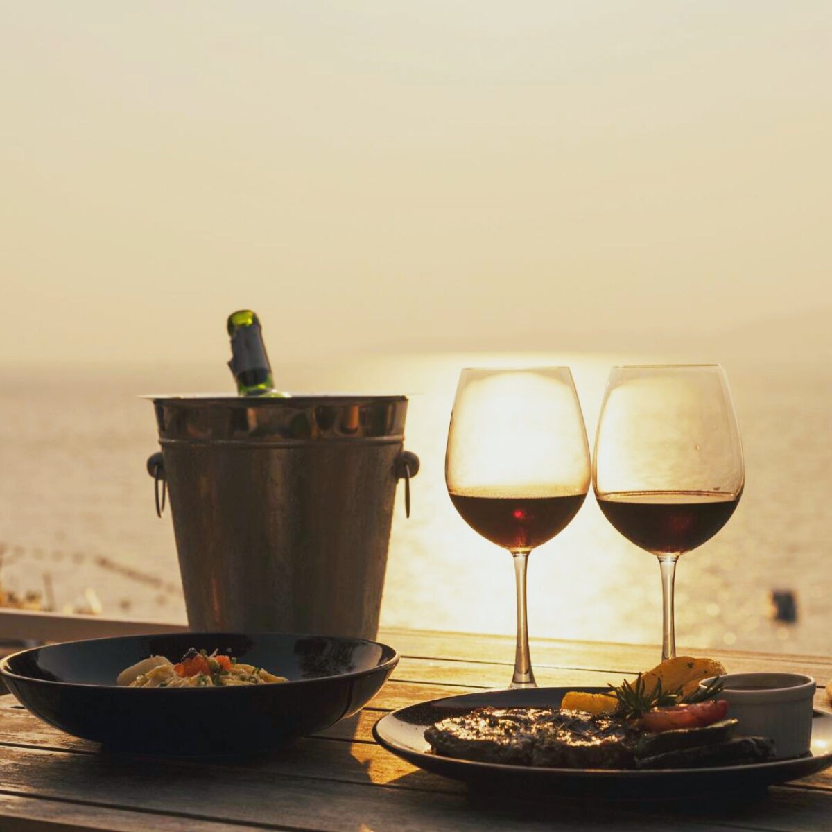 thisisleaving's tweet photo. CHEERS! #tablefortwo #staycation #welltravelled #travellife #travelblog #travelblogger #justgo #thisisleaving #oceanview #tastefortravel 🛫🧡 https://t.co/92m4hvPygN