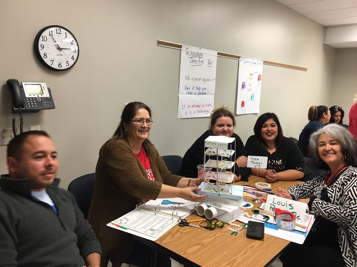 AT_Garrett's tweet photo. Building different buildings that are in the city. #NISDect using #Stem by EiE_org through @NISDElemScience @NISDAcadTech @NISDTeachLearn https://t.co/E6RUP16A8b