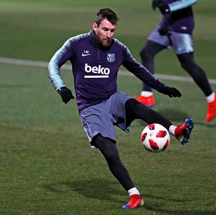 shahjalal_messi's tweet photo. আজকের ট্রেনিং সেশনে লিওনেল মেসি।
আগামীকাল রাত ২ঃ৩০ মিনিটে কোপা ডেল রে ২য় লেগে লেভান্তের বিপক্ষে মাঠে নামবে বার্সা৷ প্রথম লেগে ২-১ ব্যবধানে এগিয়ে লেভান্তে।
#ForcaBarca
#BDMESSI https://t.co/66OwGOVYVo
