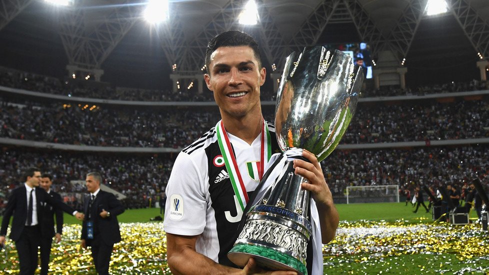 #Supercoppa #Juventus-#Milan 1-0: decide #Ronaldo, #Higuan non incide
#Traversa di #Cutrone, #Cristiano spezza l'equilibrio con un #gol di testa. Solo 19 minuti per il #Pipita, nel finale #rosso per #Kessie 7️⃣🦓⚪️⚫️➡️ https://bit.ly/2QSZLFm
#JuveMilan #SupercoppaItaliana #CR7