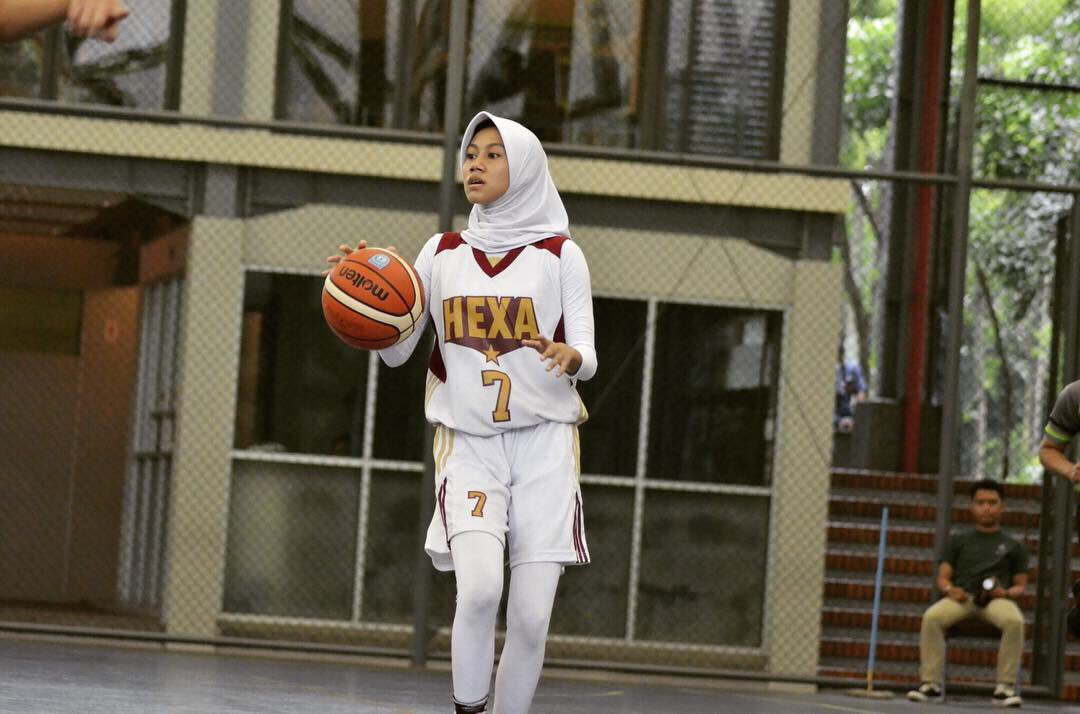 Menang di gim pertama melawan SMA Mardi Yuana Depok <a href="/GunadarmaHS/">Gunadarma Hoop Summit</a> #HexaBISA #sman6depok #kasihyangterbaik