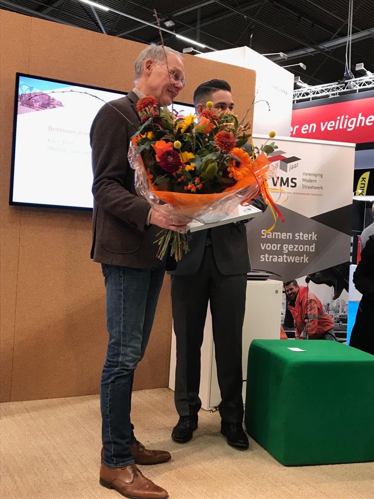 Koos Dooremalen #gemeenterotterdam benoemt tot erelid van #VMS tijdens kick-off jubileumjaar! #openbareruimte #modernstraten