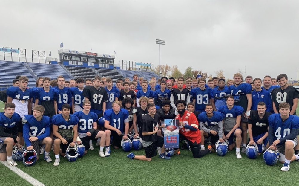 The school with most RETWEETS wins a prize! 

Let’s do this, LHS!!

#LetsRoll <a href="/Chiefs/">Kansas City Chiefs</a> 
❤️🏈💪🏼❤️🏈💪🏼