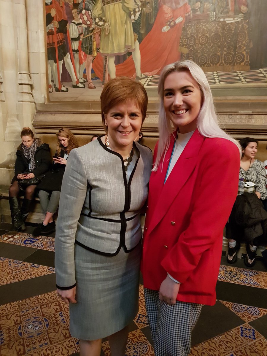 HHDepHead's tweet photo. Y12 rubbing shoulders with celebrities at Westminster! #fandabbydozie https://t.co/E1lTzwd4YE