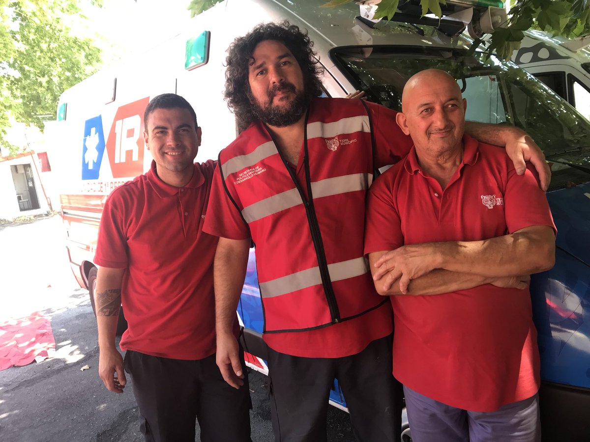 MSanitaria's tweet photo. Preparando la estructura de #Salud para el #TigreConVos! Gazebos, Carpas... y el Móvil Sanitario Dr. René Favaloro!
.
.
.
@MunicipioTigre @ZamoraJulio @vazquezmontoto https://t.co/kTJpEvLIao