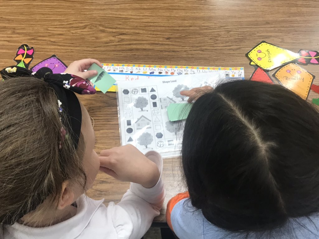 t_barknight's tweet photo. The Kinders in Ms. McCandies and Mrs. Vogel’s class @BoltonElemSch are highly engaged and focused during math workshop! #HQMI #wsfcmath https://t.co/vzX8AkmSbQ