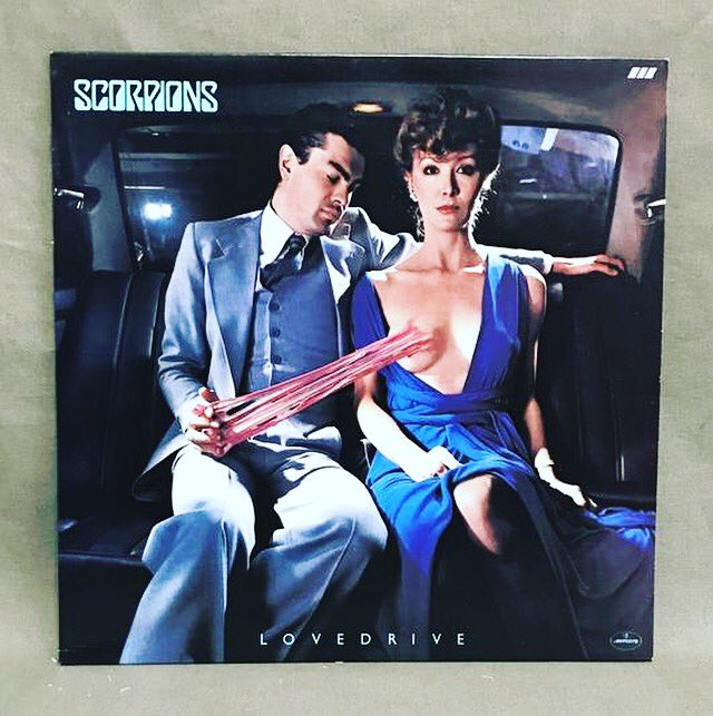 1025overdrive's tweet photo. Esta placa celebra 40 años #Overdrivers y es de los alemanes @scorpions #Lovedrive 🦂
La escucharemos esta noche a partir de las 8:00 pm por Radio Femenina 😎
.
.
.
#scorpions #lovedrive #classicrock #40years #RockAndMetal #OverdriveFm @Charlie5480 @n15santamaria @Dfrankor 🔥🎧 https://t.co/v4W9cPFU1h