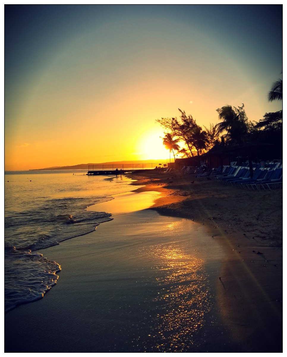 Happy Hump day! One Love it's great to take some time to relax and enjoy some reflection time! #jamtownmyhappyplace