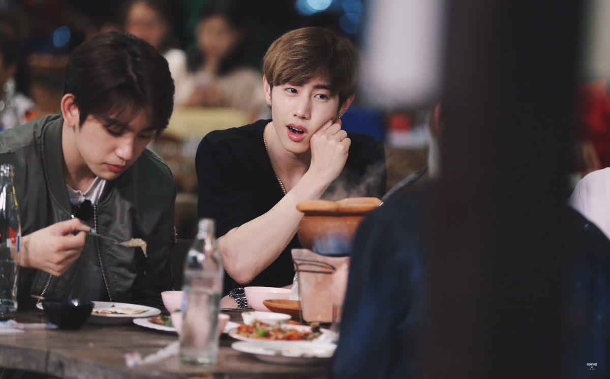 Aunmaii's tweet photo. จุดจบสายกินคือกินจนปวดฟัน เลยงอแงนิดหน่อย #마크 #갓세븐 #Jinyoung #GOT7 #GOT7RealThai https://t.co/QGQq5KDnXu