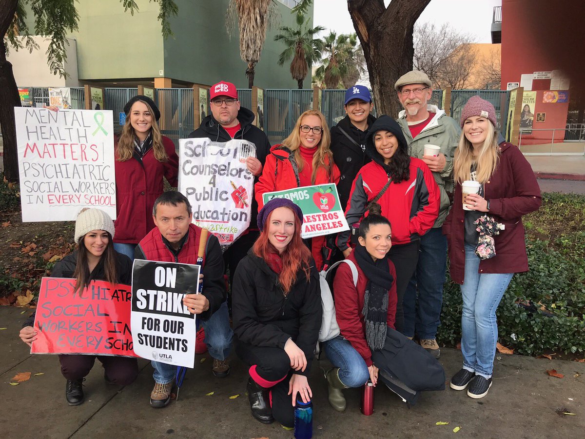 SrMontijo76's tweet image. The counseling team at Panorama back at it on Day 3! ✊🏼 @UTLAnow #RedForEd #UTLASrong #UTLAStrike