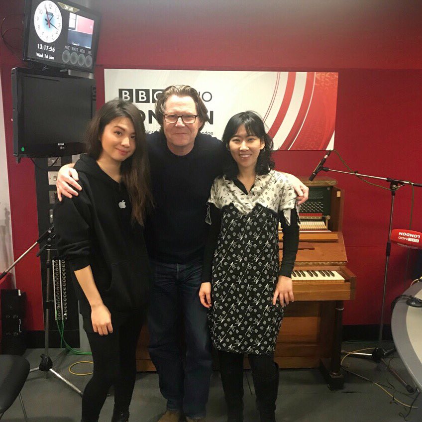 Fun times with <a href="/RobertElms/">Robert Elms</a> and @ChangAnTing <a href="/BBCRadioLondon/">BBC Radio London</a> @chineseartsnow 🙏🏻 and thank you for letting me dismantle your piano 🎹🦉😬 

Catch the programme: bbc.co.uk/programmes/p06… (I think we were on in the last 30 min of show)! 

📸Anna from BBC
#london #music #bbc