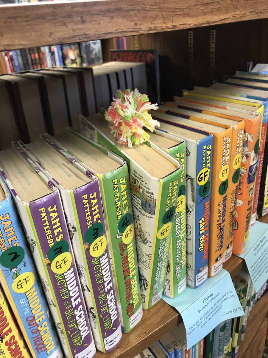 valeriehu6's tweet photo. The Kind Club’s 6th graders made quite an assortment of #kindmarks - collage, washi tape, metallic paper, pompoms, we made them all! We hope they bring smiles to readers’ faces! @the_kind_club #thekindclub @PunahouSchool @punstudy #punPLC https://t.co/QYJf7BRXvl
