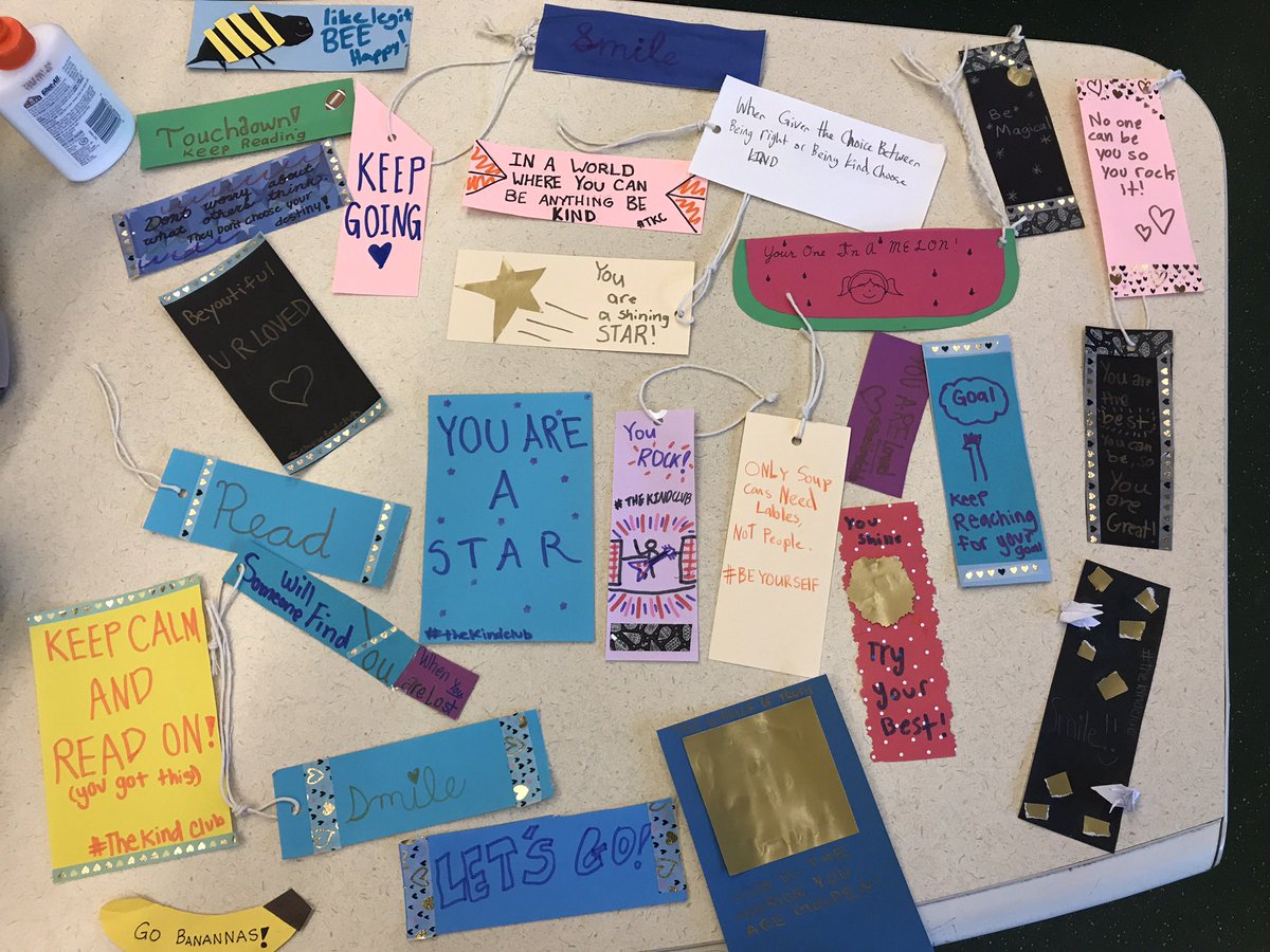 valeriehu6's tweet photo. The Kind Club’s 6th graders made quite an assortment of #kindmarks - collage, washi tape, metallic paper, pompoms, we made them all! We hope they bring smiles to readers’ faces! @the_kind_club #thekindclub @PunahouSchool @punstudy #punPLC https://t.co/QYJf7BRXvl