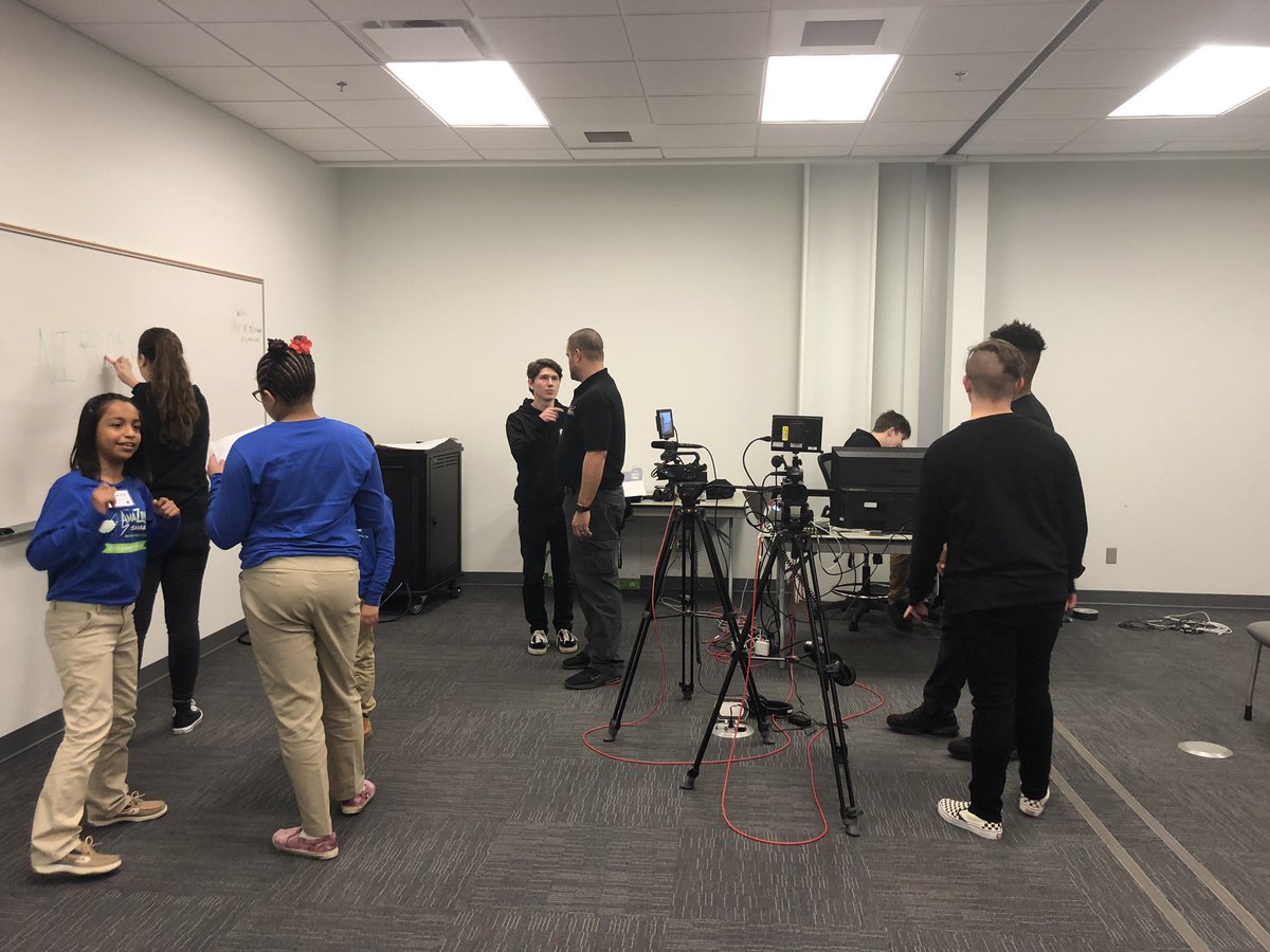 AnnHaley_RCS's tweet photo. Big shout out to Stewarts Creek High School Audio Production Program for helping make the first competition of the Rutherford County Amazing Shake a great success!  #RCSdifferencemakers @rucoschools @rucochamber @stewartscreekhs @TheCreekVideo https://t.co/KSq6Aoqy2J