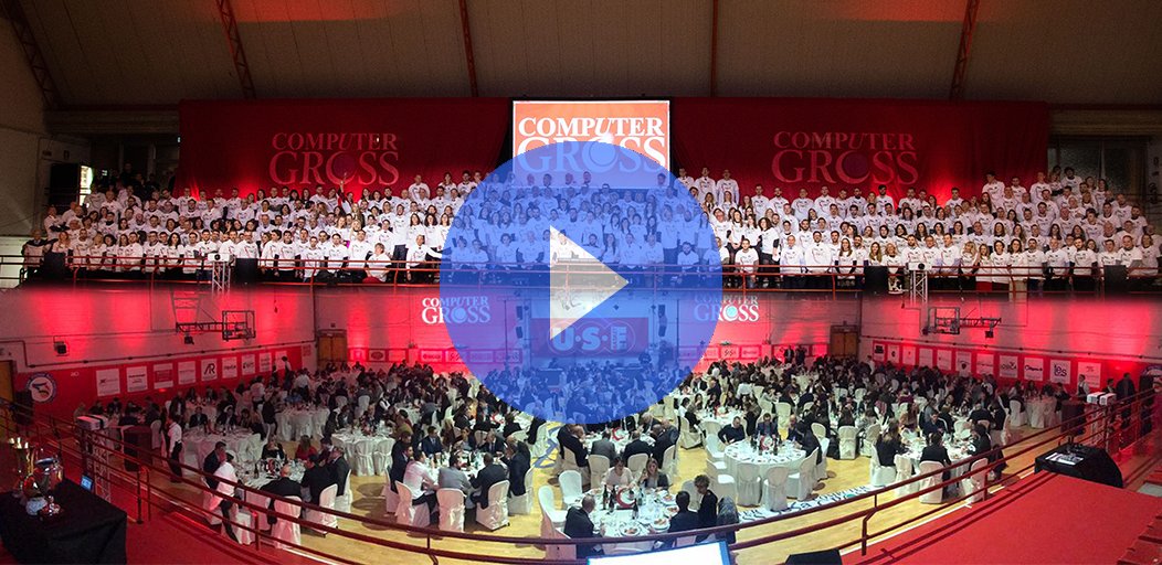 ComputerGross's tweet photo. Kick Off 2019: Una serata da Numeri 1! Un anno record record per festeggiare 25 anni di grandi successi.   #KickOff #ComputerGross2019 #SoloXNumeriUno #UnaVoceSempreInTesta #25anni #GraziediCuore 
CLICCA QUI PER VEDERE IL VIDEO >>>>> https://t.co/aHd26goz6a https://t.co/bnJVGozelu