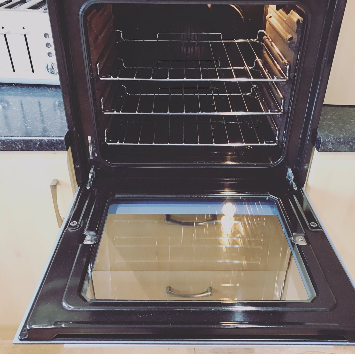 ProEverlast's tweet image. Check out our latest blog "The Devils In The Detail" it's a great read with lots of insight into the detail of our cleans.
everlastpro.co.uk/my-blog #Sheffieldissuper #barnsleyisbrill #rotherhamiswonderful #doncasterisgreat #worksop