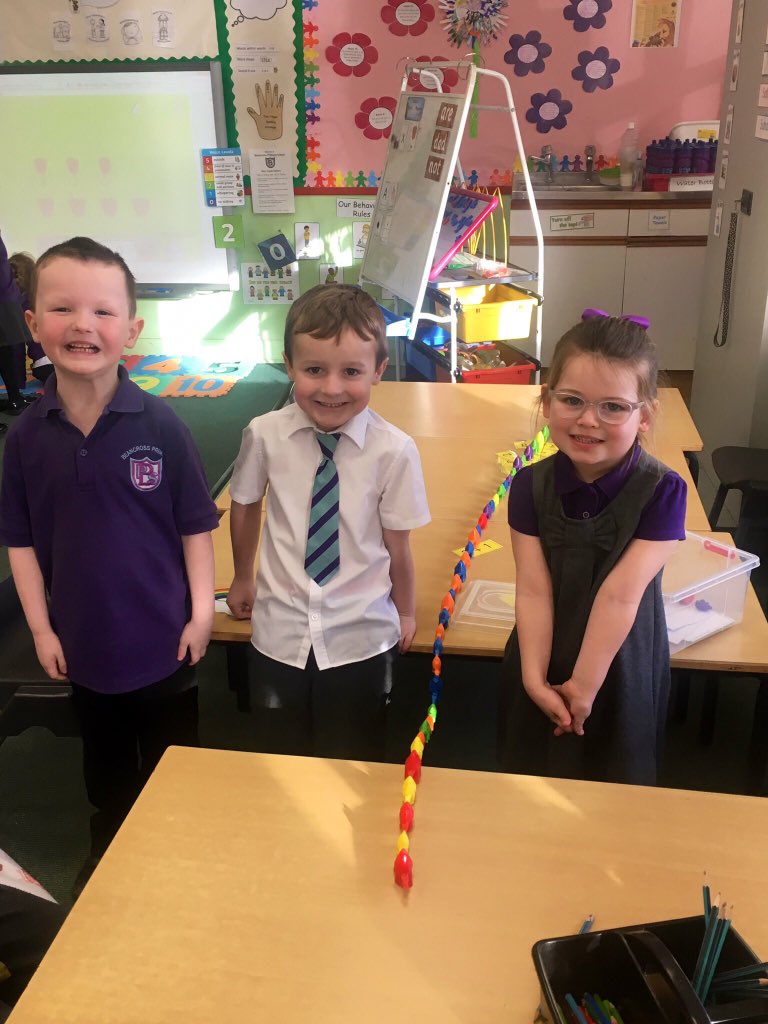 MissStalkerBX's tweet photo. Team work makes the dream work 👏🏻 while completing patterns at the Rainbow Station, the boys and girls wondered if they could make their chain reach the next again table 😍🥳 #BPSTeamWork https://t.co/ACJ9RqvjG5