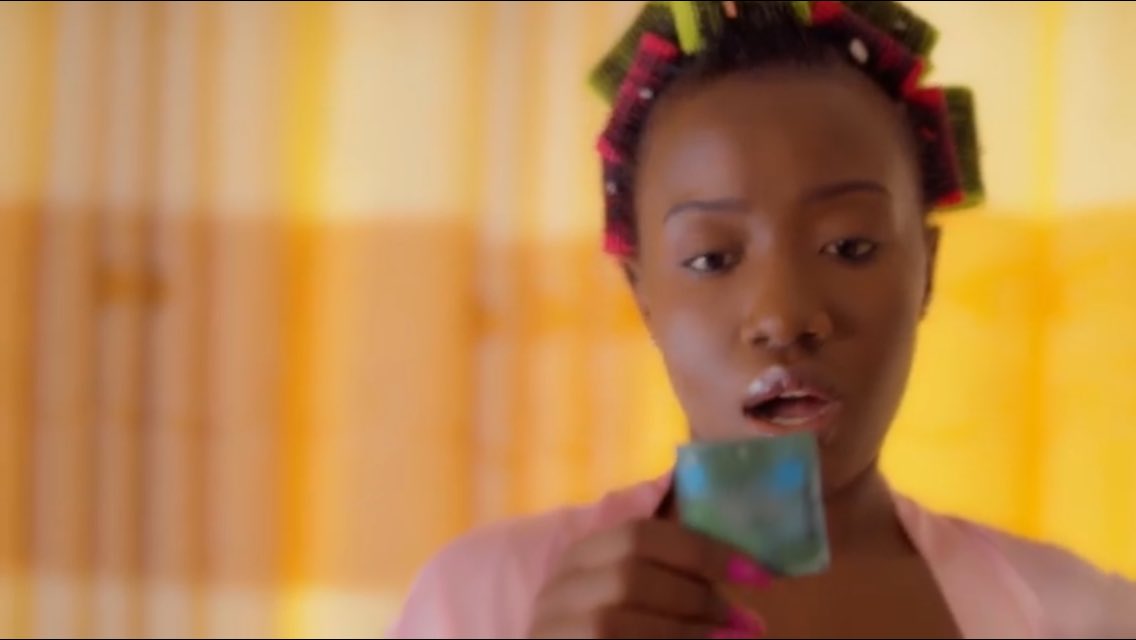 . Hey <a href="/Lydiahjazmine/">Lydia Jazmine</a>  name wat you are holding #Olindaki 
 <a href="/goodlifeug/">Uganda Health Marketing Group</a>