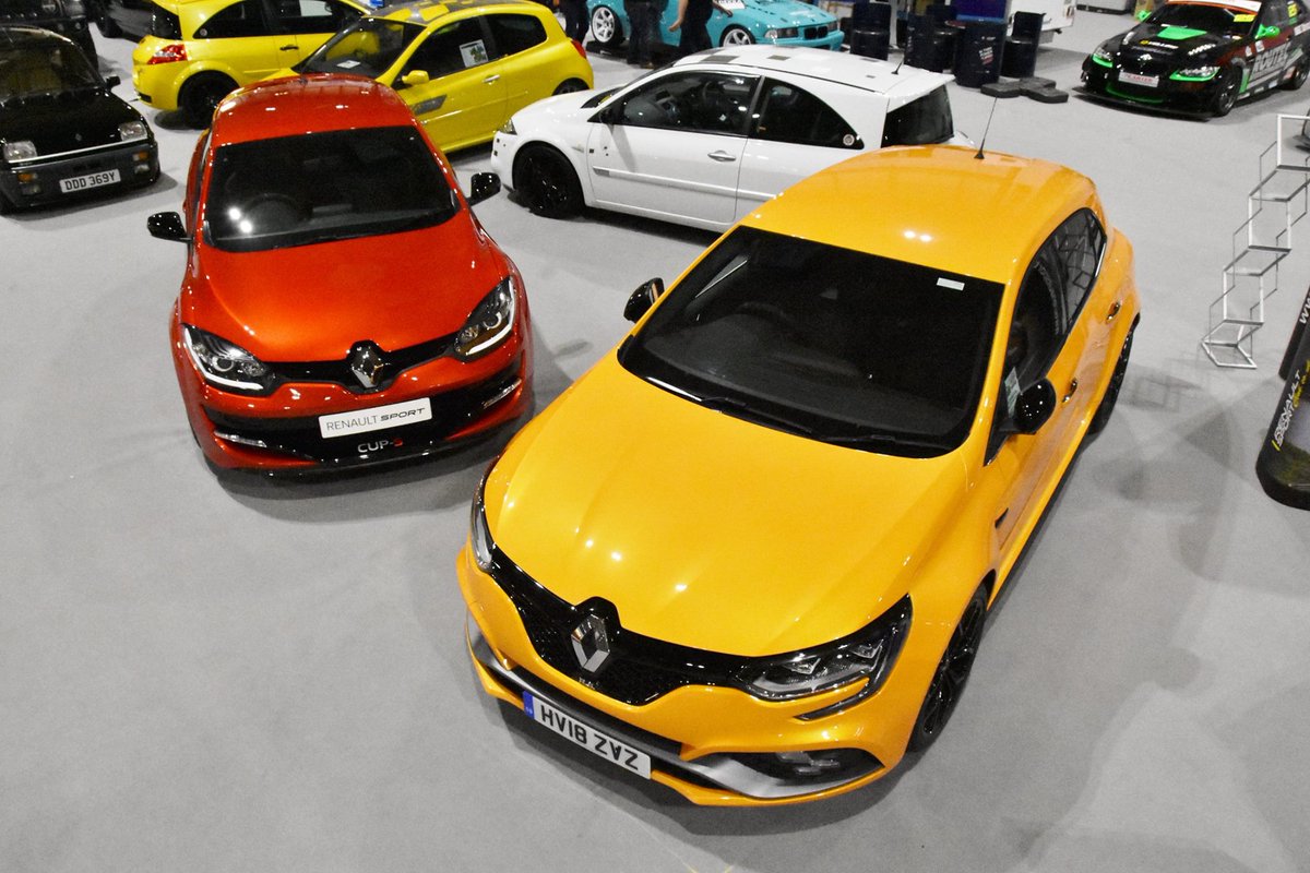 Fanatical_Andy's tweet photo. Fantastic couple of pics of my @RenaultSport @RenaultSportUK Cup-S and the new Megane R.S. 280 at the weekend 👌🏻 Pics taken by @Gazeratti on our @rensportclub stand at @Autosport_Show at the weekend. https://t.co/xpW62ZR96Z