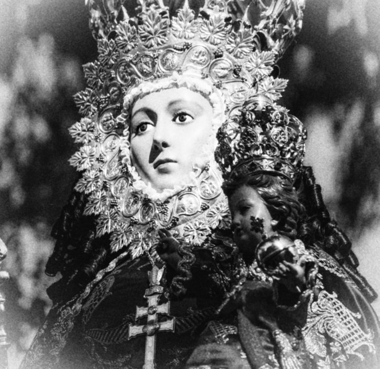 cofradia_amparo's tweet image. Tal día como hoy, llegaba por primera vez en romería a la ciudad de #Murcia nuestra Patrona, la Virgen de la Fuensanta.
#325AñosConLaMorenica