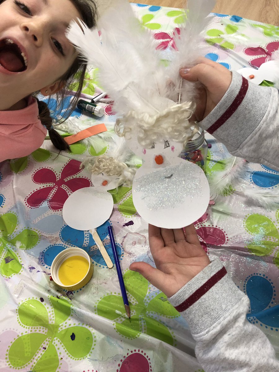 Primary Craft Club! We made snowman☃️☃️
