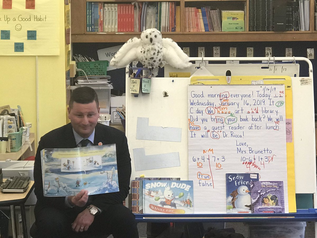 MAS_WP's tweet photo. Thank you to @DrJosephRicca for stopping by #MAS to read to #MrsBrunetto’s class today! @MASNationPTA @RobJanowitz_AP @wplainsschools #ThankYou #PARP #WPReads #WPProud #MASNation https://t.co/ky5dCQFw6g
