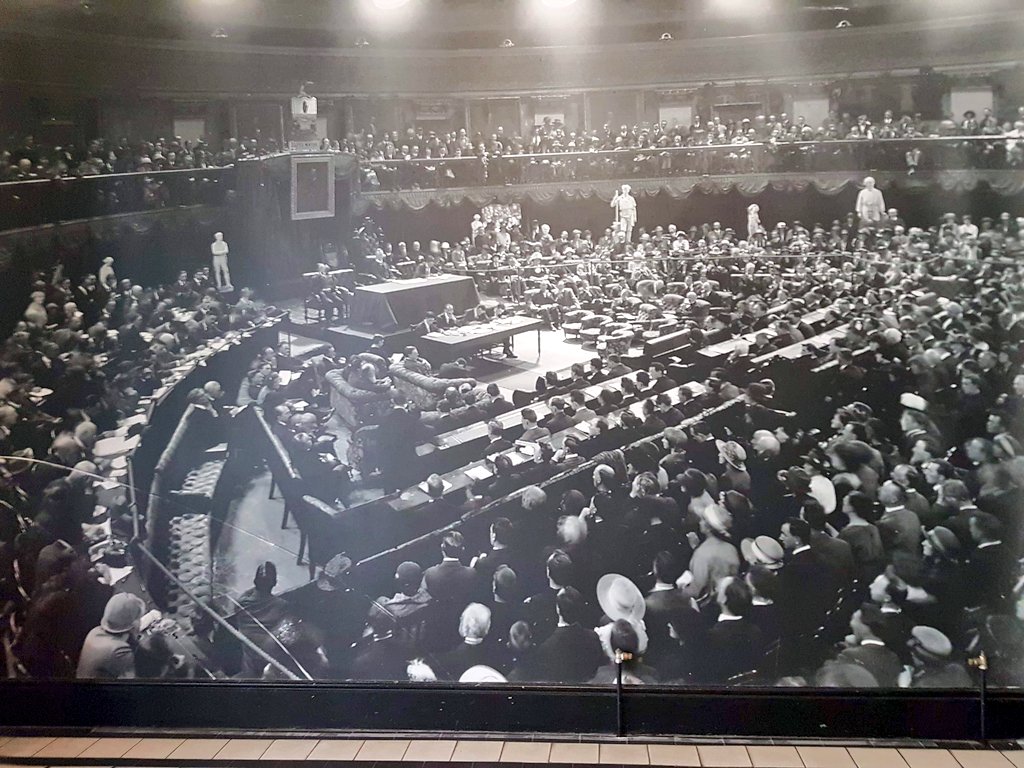 __theobserver__'s tweet image. #MagicMoment !#TheDail !This would be going on here!100 years! Ya know!Ya think to yourself! Like! Theres enough of them! Isnt there! Like its a! 100 years!On!Lads!Ya still not found those!6 counties!Yet! Fuck!#Brexit !#UnitedIreland !#ProudToBeIrish !#Dublin !#TopGeezers !!!😎🇮🇪