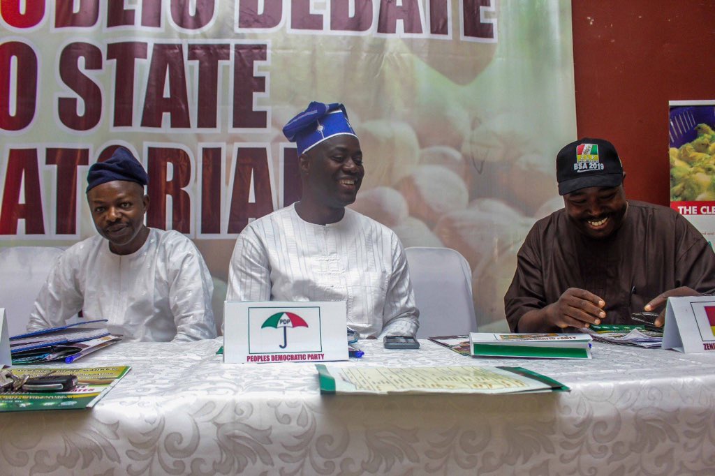 TheBogeyMan__'s tweet photo. @BayoAdelabu keeps making promises on Agriculture but he shuns a governorship farmers debate
guess why;All the promises are empty #Nextlevellies
The anointed godson of the people @seyimakinde was there and the farmers were pleased with his answers
Look no further
#VoteForSeyi https://t.co/gPDAH00KON