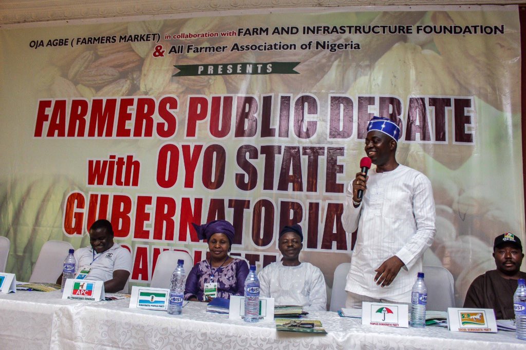TheBogeyMan__'s tweet photo. @BayoAdelabu keeps making promises on Agriculture but he shuns a governorship farmers debate
guess why;All the promises are empty #Nextlevellies
The anointed godson of the people @seyimakinde was there and the farmers were pleased with his answers
Look no further
#VoteForSeyi https://t.co/gPDAH00KON