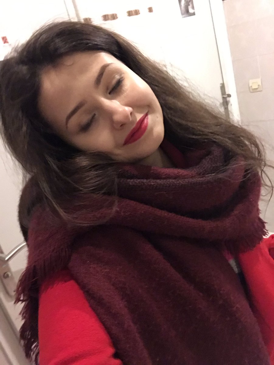 mkondratovaable's tweet photo. Не спала уже больше суток, очень устала! 
Думаю лечь спать и завтра утром встать пораньше в Музей Оранжери к моим любимым кувшинкам) https://t.co/UEwzHa7zSc