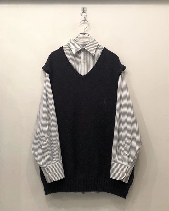 【Ralph Lauren】
design cotton knit vest
¥5800+tax
ご要望の多かった黒ニットベスト。
インナーを問わないXLサイズ。
#vintage #原宿 #下北沢#古着 #洋服 #衣類#mode #style #harajuku #HARAJUKU #root #ROOT #fashion#antique #america #80s #90s #00s http://bit.ly/2Rxqi0f