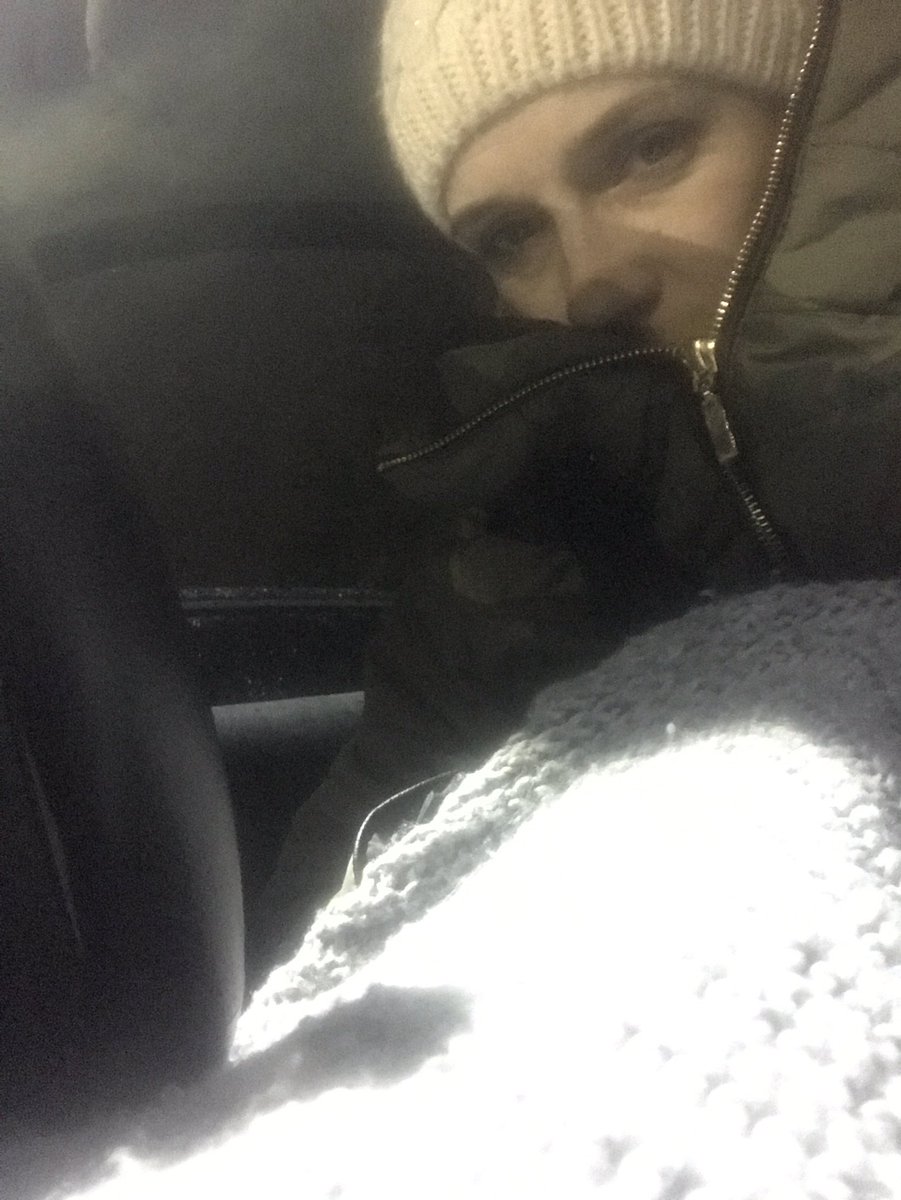 Lisawasdrewdrop's tweet photo. Rugby mum life, come ☔️or ☀️❄️🌩 I came prepared with a blanket ! #thisgirlcan #dedicationtotraining #rollonsummer @SuttonEpsomRFC https://t.co/r2b0dLC0Cu