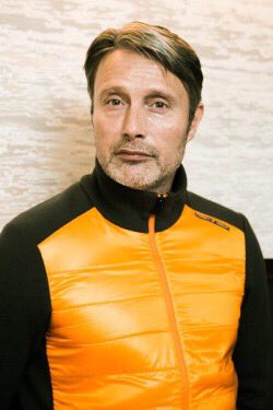 moncsiv83's tweet photo. Happy #NetflixWednesday!
#SaveHannibal https://t.co/RCvHq5rwMF