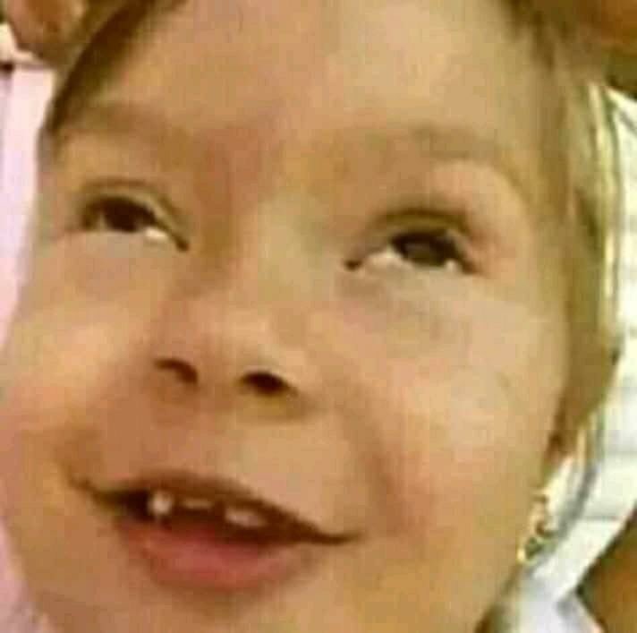dellferreiro's tweet photo. “é debochada até perder os dentes”

eu banguela https://t.co/bXTQgcyYAq