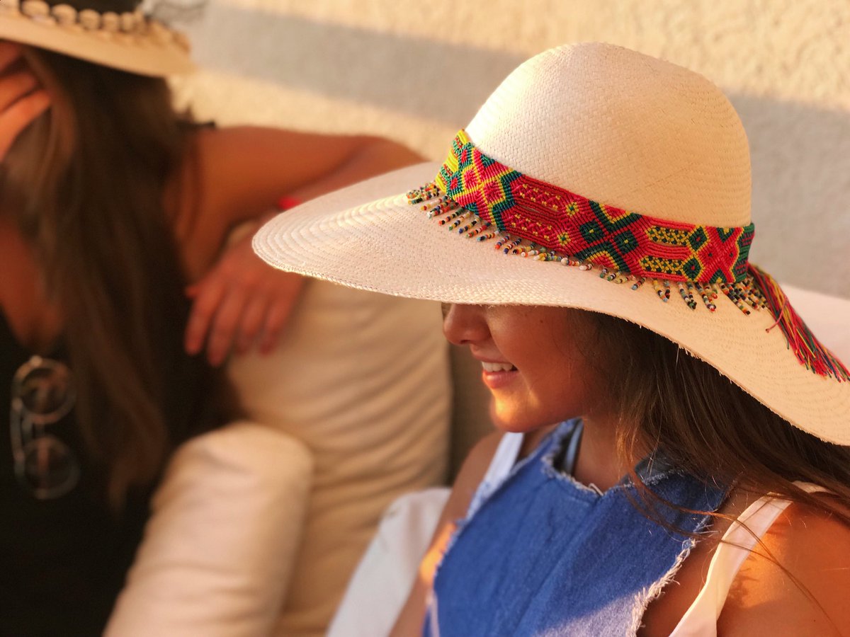 TAngoitia's tweet photo. Los mejores Sombreros de Playa en Teresa de Angoitia .
Plaza Lilas Bosques de Las Lomas https://t.co/ipSBL1L4F4
