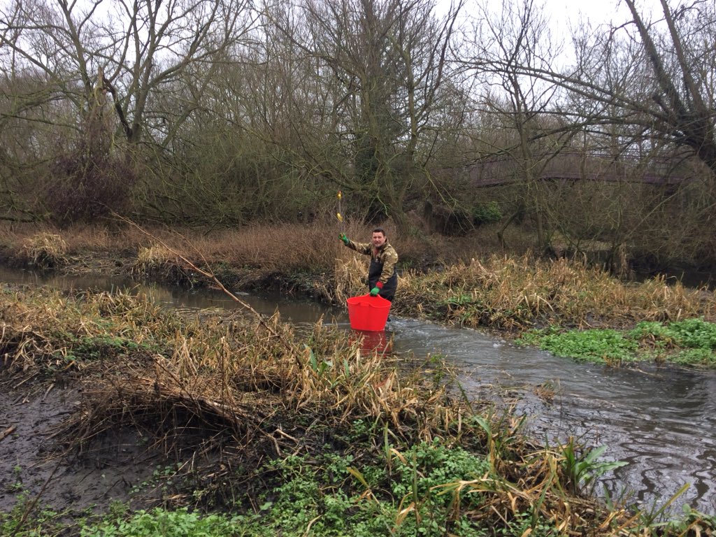MrsMooreLHS's tweet photo. What amazing resilience year 2 showed at the river today. We collected loads of rubbish despite the pouring rain! @MrsGunnerLHS @MrGrayLHS #ecoLHS https://t.co/k11gjOa8n5