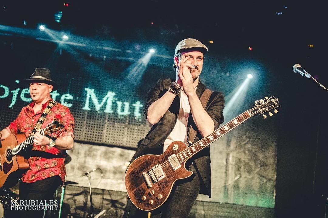 Família de <a href="/ProjecteMut/">Projecte Mut</a>! Abans des darrer concert es 22/02 a BCN en farem un a #Eivissa q serà es 16/02 a @Sta_Eularia! Seran nits molt especials així q amb ganes de trobar-vos-hi a tots!

📅16 febrer
▪️#EIVISSA
📍#SantaEulàriaDesRiu

📅22 febrer
▪️#BARCELONA
📍<a href="/BikiniClubBcn/">BikiniClubBcn</a>