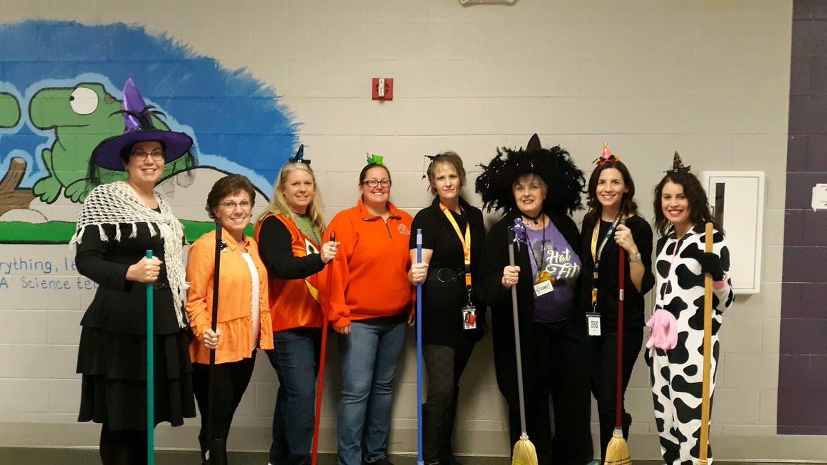 eoneal7263's tweet photo. We make an awesome group of witches! #phsscience https://t.co/fkq9K4VRev