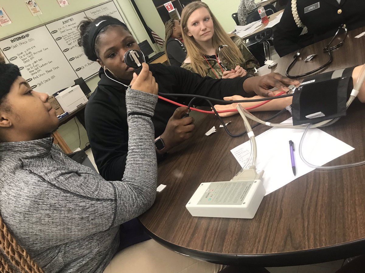 BobcatMedical's tweet photo. This week we are learning blood pressure, practicing pulse and respiration skills, completing class work, and prepping for the Red Cross Blood Drive! #MultiTaskingIsAnUnderstatement @TheodoreAcademy  @TheodoreBobcats @chip_menton @Careertechmob https://t.co/JlqQluRu6Z
