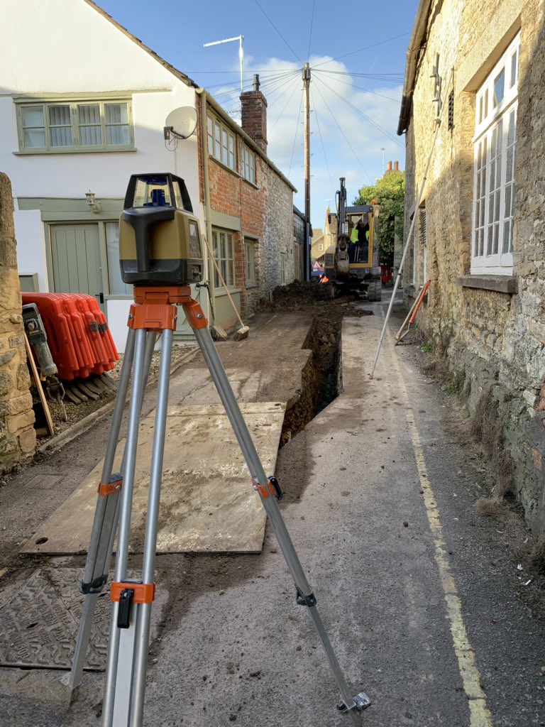 BaldwinConstruc's tweet image. Our street works team were busy on a road closure in Malmesbury last week doing a mains sewer connection for two 1 bed houses. 

Working alongside water, gas, electric and BT down such a narrow street was never going to be easy but all work was done within the week.