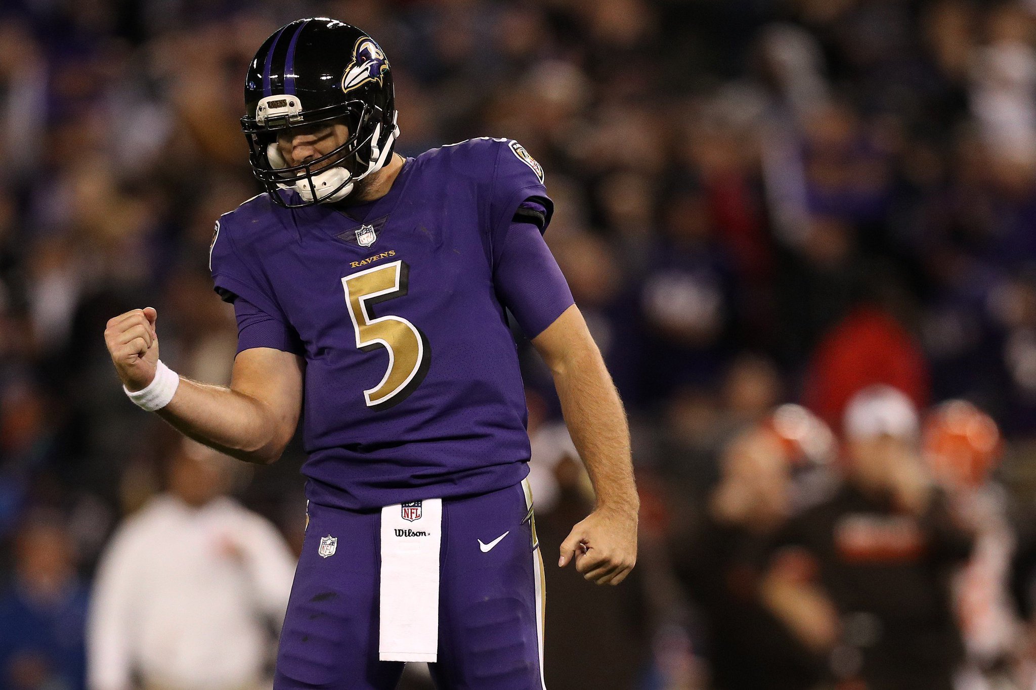 Happy birthday to Joe Flacco. He\s set to make $18.5 million next season as Lamar Jackson\s back-up. 