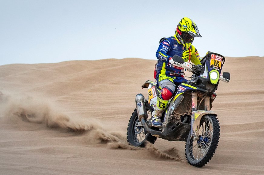 FuelUniverseTV's tweet photo. Price, Quintanilla y Walkner se juegan todo a la última etapa || https://t.co/sggeFOuLmX ||
#Dakar2019 #Metge #Sherco #Nosiglia #MecTeam #Quintanilla #Husqvarna #Price #Walkner #KTM https://t.co/NPynNzmVlx
