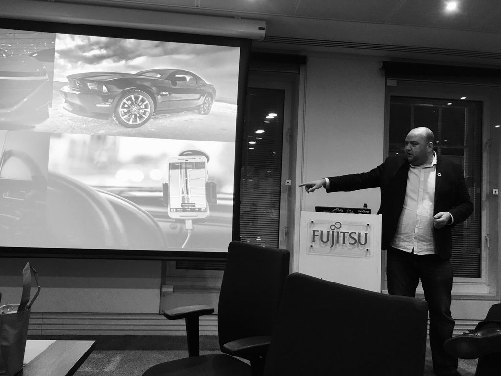 HerbertNick's tweet photo. A fantastic celebration of our @Fujitsu_Global - @awscloud partnership.
Big thanks to Simon Winkless, Frank Welter, @Faye_E_Holt & the #AWS team.
And the #Fujitsu #fujitsucloudserviceAWS team for making it happen.
@Tris_rogers @KarumKaur @pete_moles @BradMallard @simonjrees https://t.co/7m5uL1HSgM